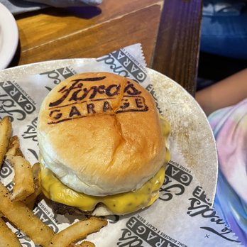 Ford's Garage Wesley Chapel - Burger - Burgers Near Me - Lutz, Florida