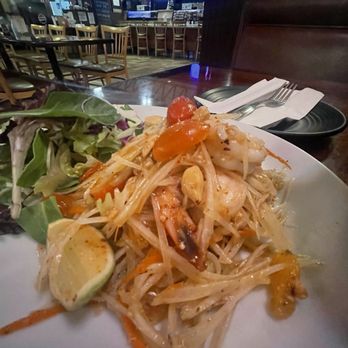 Shin Restaurant - Papaya salad (Som Tum) - Thai Near Me - Long Beach, California