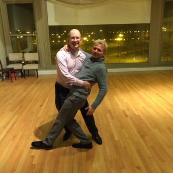 Windy City Wedding Dance - Jessica Mays expertly taught us to do a dip worthy or two men! - Dance Schools Near Me - Chicago, Illinois Windy City Wedding Dance - Jessica Mays expertly taught us to do a dip worthy or two men! - Dance Schools Near Me - Chicago, Illinois