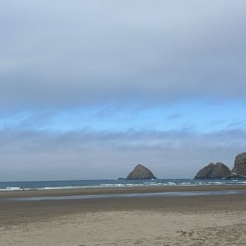 Oceanside Beach State Recreation Site - Rock formations - Hiking Near Me