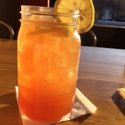 Kuzzos Chicken & Waffles - Arnold Palmer