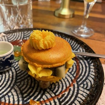 Chef Jean Yves - Macaron - Restaurants Near Me - Paris, 75