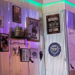 Foodie Garage Eatery - Great car theme!