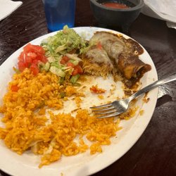 El Salto Restaurant - Chicken enchiladas