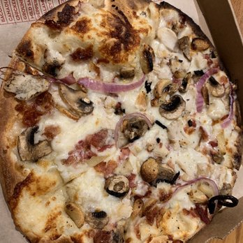 MOD Pizza - Mushroom, garlic, chicken and bacon - Fast Food Near Me - Reno, Nevada