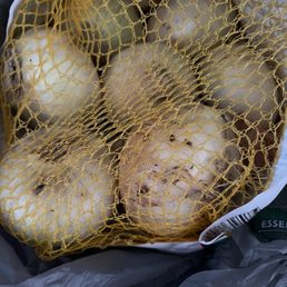 These were delivered to me this am for an online order. The produce is always junk. Every single time. These were delivered to me this am for an online order. The produce is always junk. Every single time.