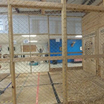 Houston Axe Throwing - Axe Throwing Near Me - Houston, Texas