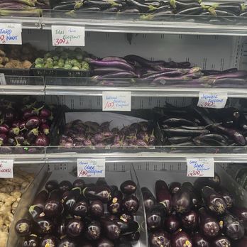 Berkeley Bowl Marketplace - Grocery Near Me - Berkeley, California