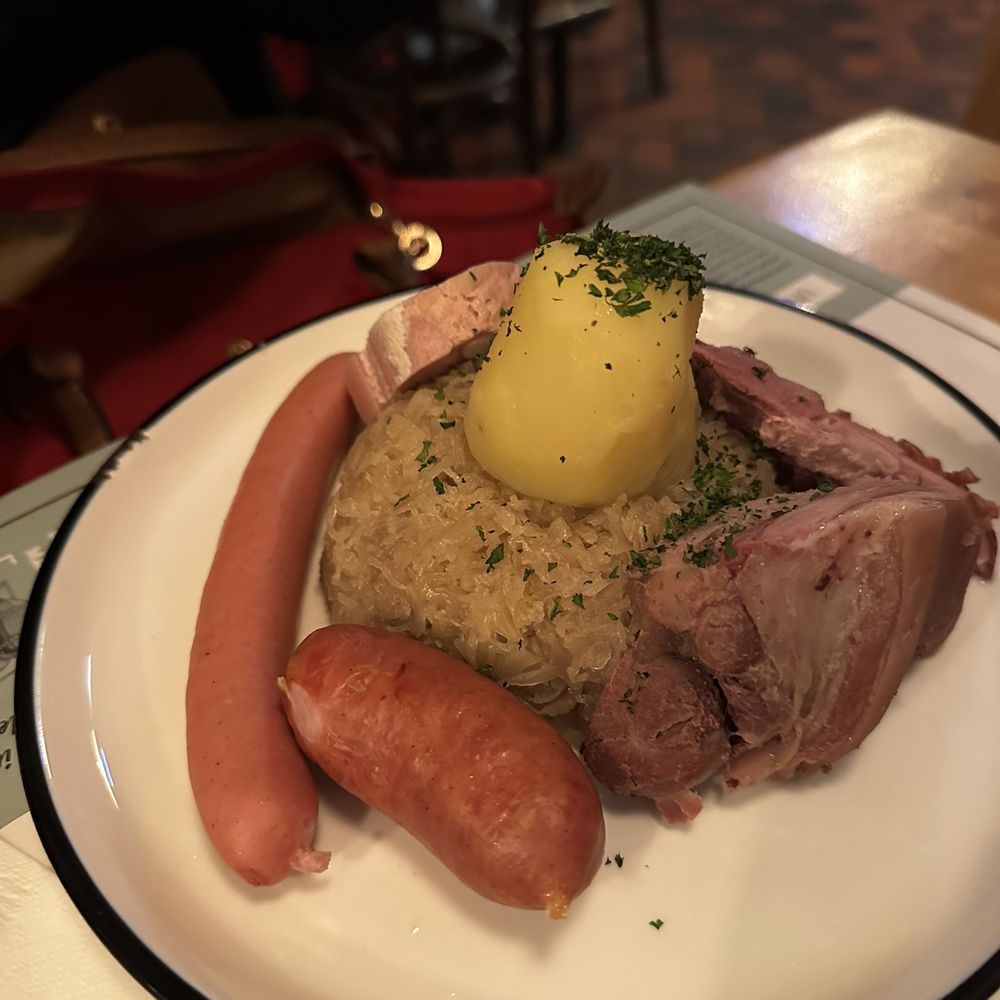 Au Brasseur - Country sauerkraut (Choucroute paysanne) - Brasseries Near Me - Strasbourg, 67
