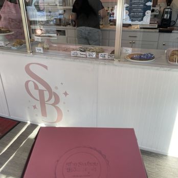 The Sweet Boutique - Polite, hardworking staff and display cookies - Bakeries Near Me - East Longmeadow, Massachusetts