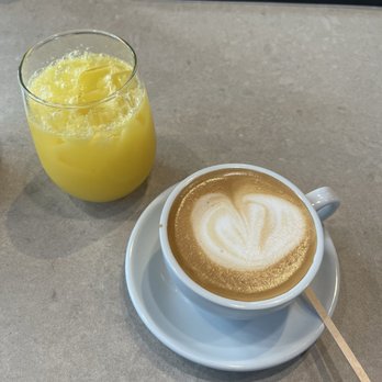Consular Restaurant & Bar - Orange juice and Latte - Cocktail Bars Near Me - San Juan, Puerto Rico