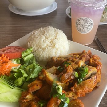 Bone & Broth - Tasty chicken with rice dish & refreshing peach lemonade! - Vietnamese Near Me - Ontario, California