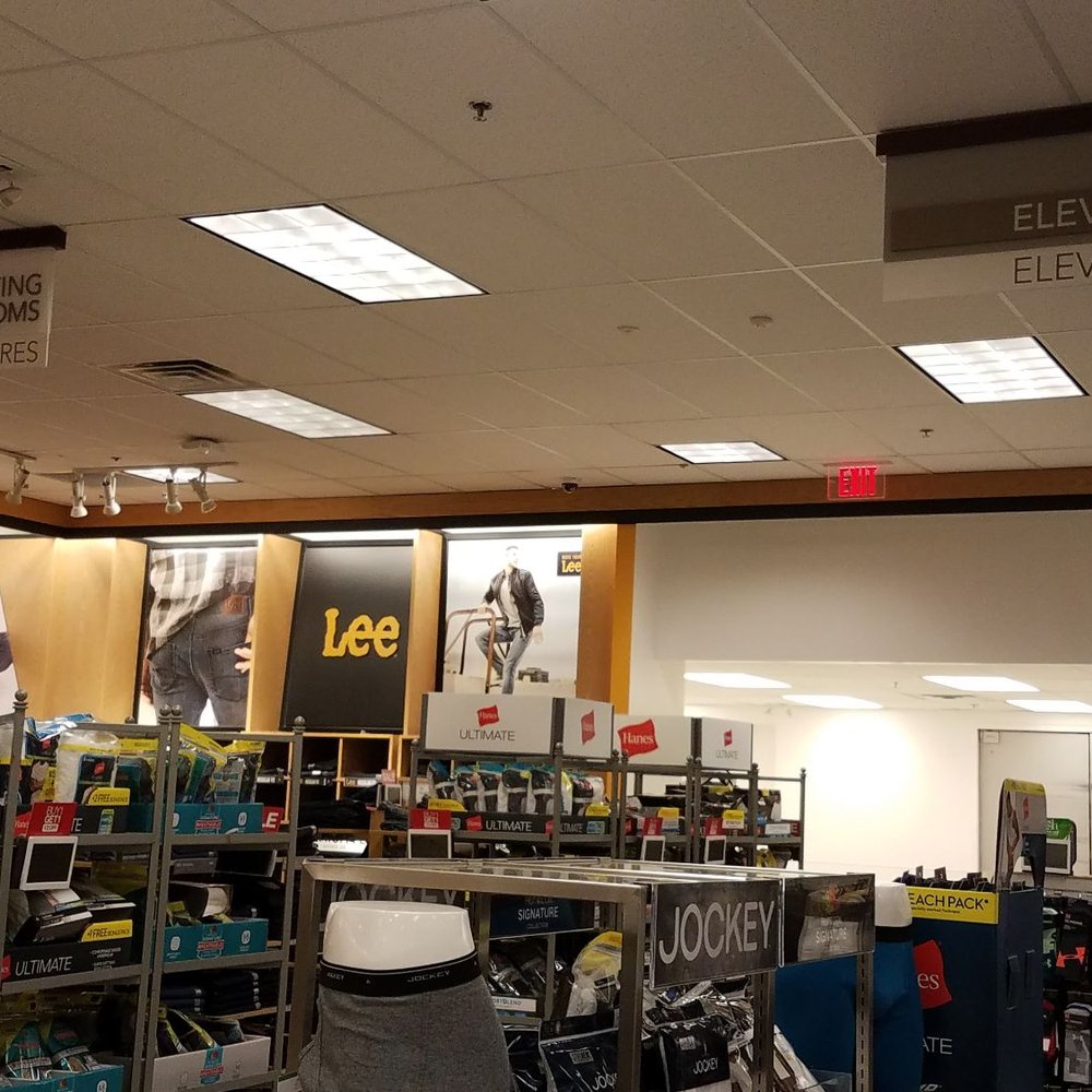 Kohl's - Looking at the informative directions - Department Stores Near Me - CAMPBELL, California