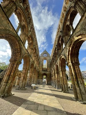 Jedburgh Abbey by null