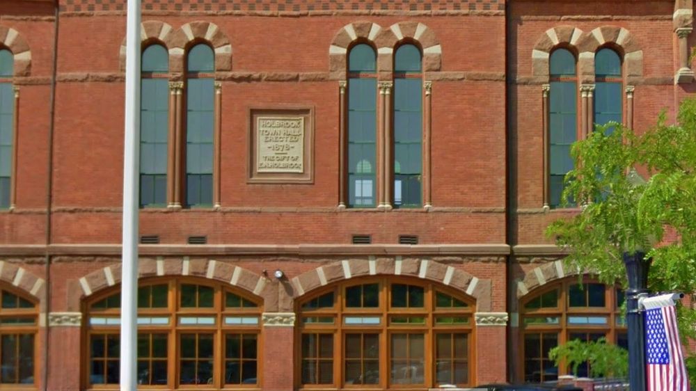 HOLBROOK TOWN HALL Updated June 2024 50 N Franklin St, Holbrook