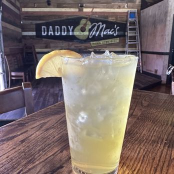 Daddy Mac's Down Home Dive - Sweet Tea Sangria - American Near Me - Asheville, North Carolina Daddy Mac's Down Home Dive - Sweet Tea Sangria - American Near Me - Asheville, North Carolina