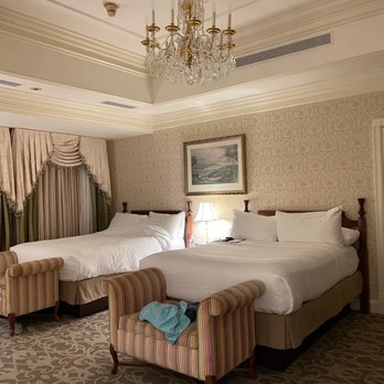 Nemacolin - A deluxe room at the Chateau - Resorts Near Me - Farmington, Pennsylvania Nemacolin - A deluxe room at the Chateau - Resorts Near Me - Farmington, Pennsylvania