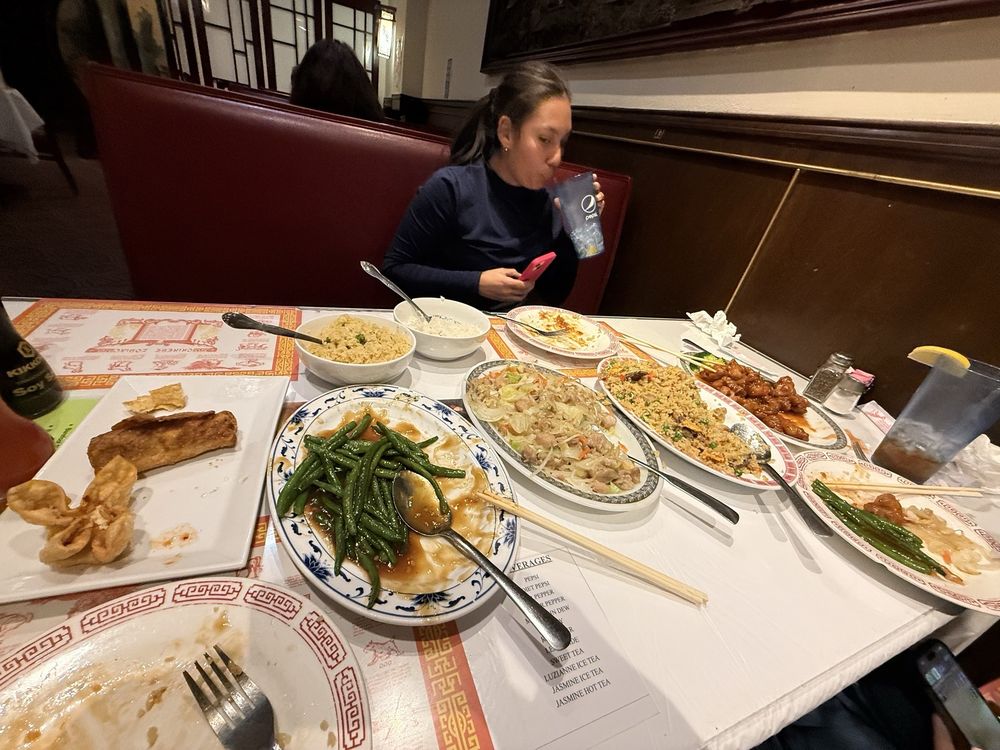 Yen Jing Chinese Restaurant Image