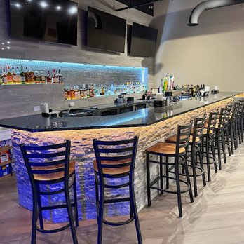 Ballers Bar & Grill - Bar area - American Near Me - Third Lake, Illinois