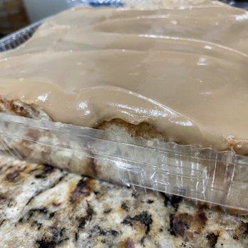 Der Dutchman - Maple Cinnamon Roll - American Near Me - Plain City, Ohio Der Dutchman - Maple Cinnamon Roll - American Near Me - Plain City, Ohio