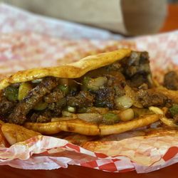 Burger Hut - Spicy Grilled Beef Pita - IG: @nelson_eats