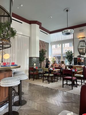 Moonlark’s Dinette by null