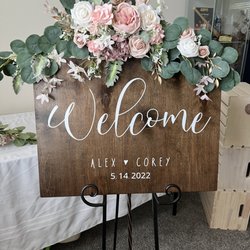 Nona & Mae - Wood Welcome sign