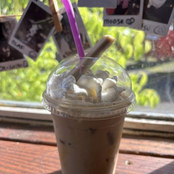 Fernie's Coffee - Iced Snowfall Mocha - Coffee & Tea Near Me - Rhododendron, Oregon