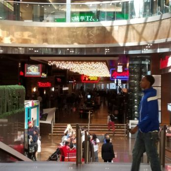 West Edmonton Mall - Restaurants n clubs - Shopping Centers Near Me - Edmonton, Alberta West Edmonton Mall - Restaurants n clubs - Shopping Centers Near Me - Edmonton, Alberta