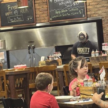 Puckett's Restaurant - Barbeque Near Me - Murfreesboro, Tennessee