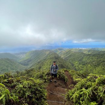 Wiliwilinui Ridge Trail - View point that was clear from clouds - Hiking Near Me Wiliwilinui Ridge Trail - View point that was clear from clouds - Hiking Near Me