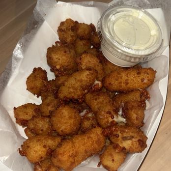 Will's Northwoods Inn - cheese curds - Sports Bars Near Me - Chicago, Illinois Will's Northwoods Inn - cheese curds - Sports Bars Near Me - Chicago, Illinois