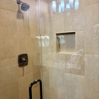 Wayfinder Bishop - The walk-in shower was very nice. - Hotels Near Me - Bishop, California Wayfinder Bishop - The walk-in shower was very nice. - Hotels Near Me - Bishop, California