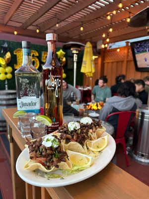 7 Mile House Sports Bar & Grill by null