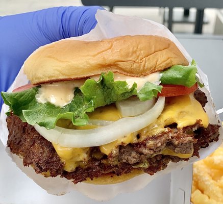 SHAKE SHACK SUBURBAN SQUARE - Updated July 2025 - 41 Photos & 58 ...