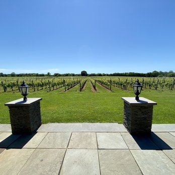 Sparkling Pointe - Outdoor seating - Wineries Near Me - Southold, New York