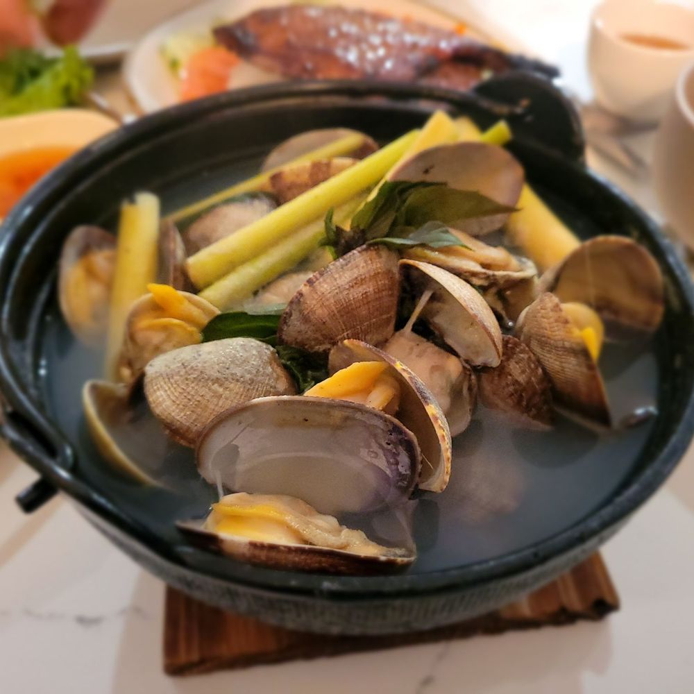 Em Vietnamese Bistro - Lemongrass clams - Vietnamese Near Me - Brooklyn, New York Em Vietnamese Bistro - Lemongrass clams - Vietnamese Near Me - Brooklyn, New York
