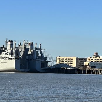 Paddlewheeler Creole Queen - Navy ships - Cajun/Creole Near Me - New Orleans, Louisiana