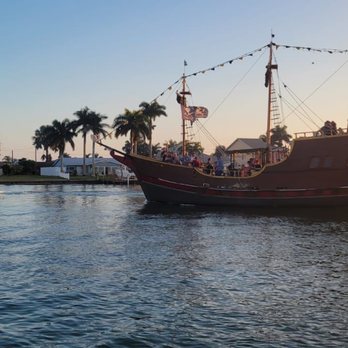 Sunshine Scenic Tours - Pirate boat - Boating Near Me - Madeira Beach, Florida