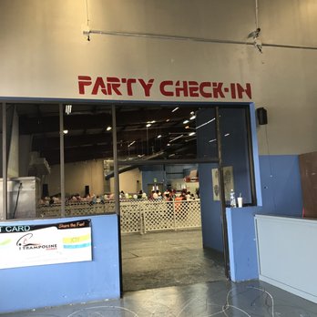 iTrampoline - Party area - Trampoline Parks Near Me - Waipahu, Hawaii