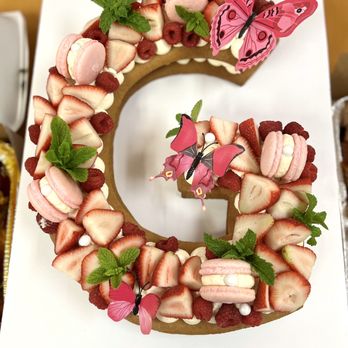 Macarons by Mila Pastry - Custom Cakes Near Me Macarons by Mila Pastry - Custom Cakes Near Me