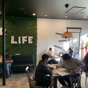 Ding Tea - Inside seating - Coffee & Tea Near Me - San Diego, California