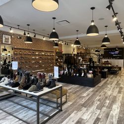 Trend Boston - TREND BOSTON, a store where you can find anything you need. Spend some time or get quick and helpful service if you're in a rush!