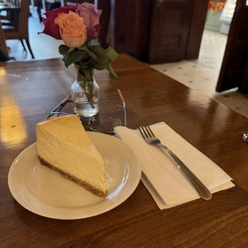 Berrys on Main - Cheesecake! - American Near Me - Norwalk, Ohio