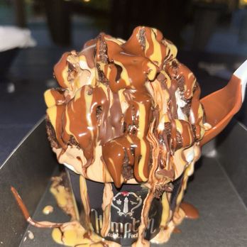Hampton Chocolate Factory - Brownie sundae - Chocolatiers & Shops Near Me - Tampa Bay, Florida Hampton Chocolate Factory - Brownie sundae - Chocolatiers & Shops Near Me - Tampa Bay, Florida