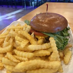 Blaney's Wings & Grill Restaurant - Cheeseburger