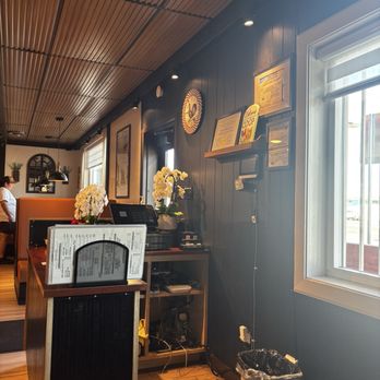 Early Birds Cafe - Front desk - Breakfast & Brunch Near Me - Fresno, California Early Birds Cafe - Front desk - Breakfast & Brunch Near Me - Fresno, California
