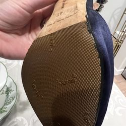 Embassy Shoe Service - Sloppy glue