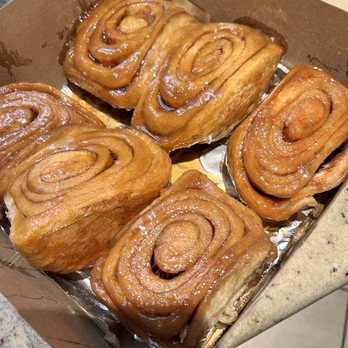 Cinnamon Roll Place - Bakeries Near Me - Kihei, Hawaii
