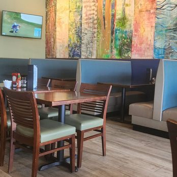 2 Creeks Bar & Grill - The experience - Bars Near Me - St. Augustine, Florida